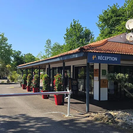 Campsite Mobil 3 Ch 6 Pers Mayotte *